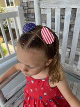 Load image into Gallery viewer, Stars &amp; Stripes Clip Set
