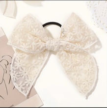 Load image into Gallery viewer, Daisy Ponytail Bow (2 Colors)
