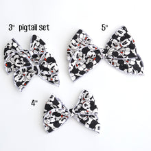 Load image into Gallery viewer, Oh Mickey! Hairbow (3&quot; pigtail 4&quot; &amp; 5&quot;)
